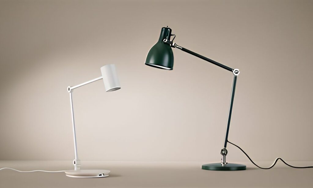 a-desk-lamp